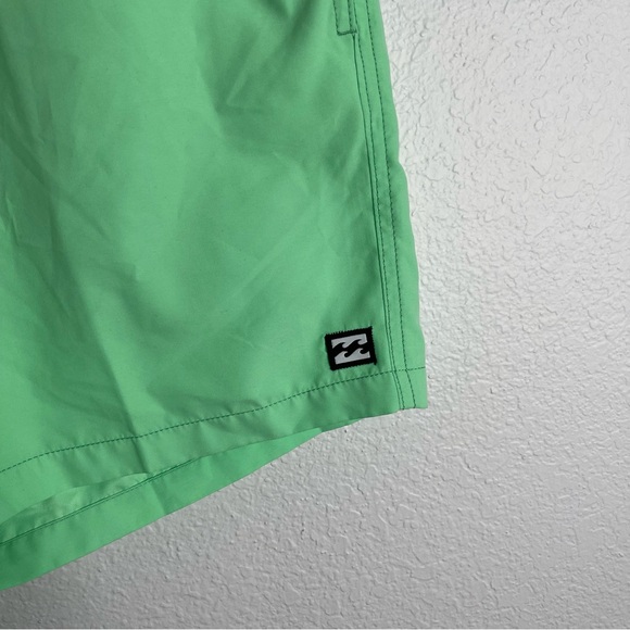 Billabong Swim Trunks Mens Mint Green Shorts Size Extra Large - Picture 2 of 4
